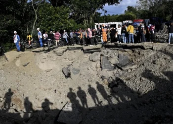 Cómo fue el peor atentado en Colombia en años: un cráter, varios muertos, disidencias e impacto político.